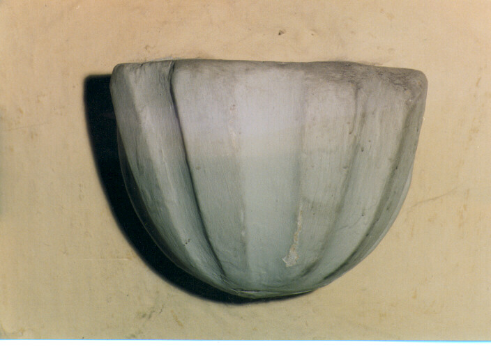 acquasantiera da parete - ambito salentino (sec. XVIII)