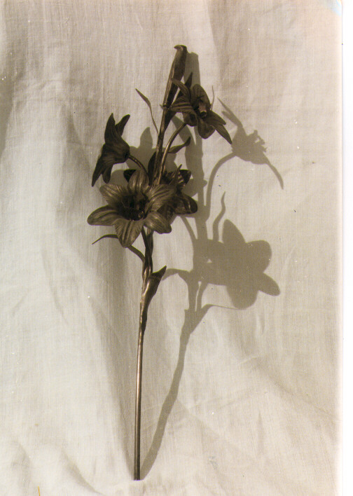 giglio (attributo iconografico di immagine sacra) - ambito napoletano (sec. XIX)