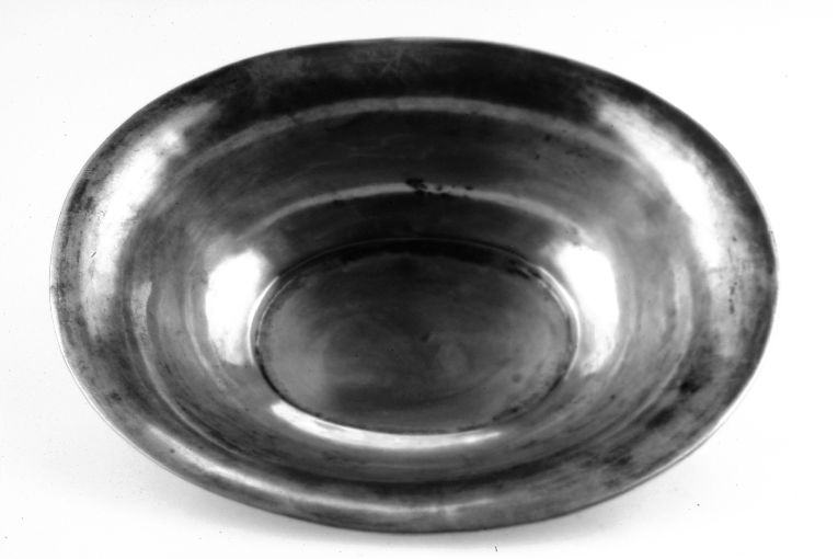 bacile - manifattura italiana (prima metà sec. XIX)