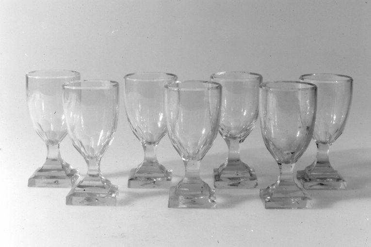 servizio di bicchieri a calice, serie - produzione muranese (prima metà sec. XIX)