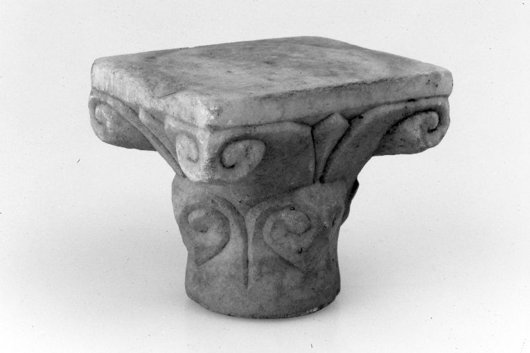 capitello, coppia - ambito italiano (sec. XIV)