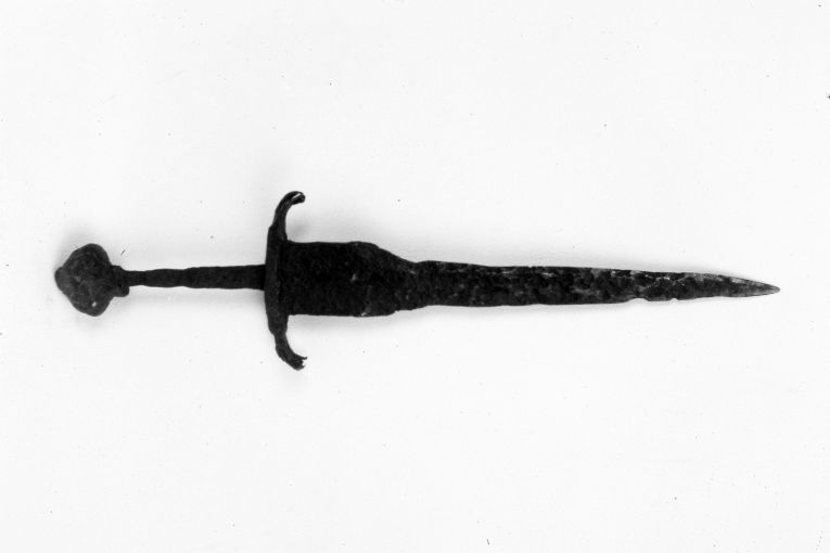 pugnale - produzione italiana (sec. XIV)