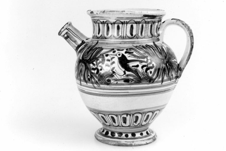 motivi decorativi vegetali con uccelli (boccale) - manifattura savonese (sec. XVII)