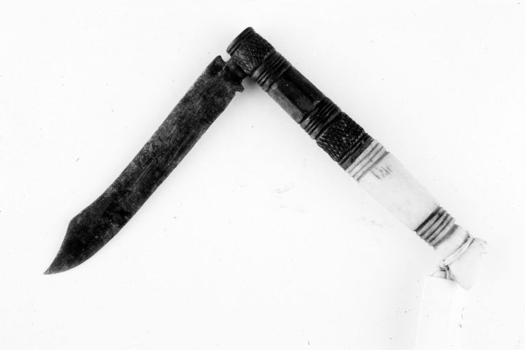 coltello - a serramanico - ambito italiano (sec. XIX)