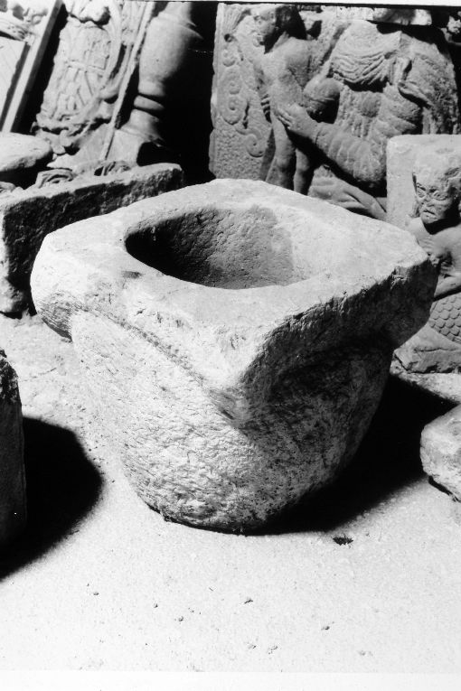 mortaio - ambito pugliese (secc. XII/ XVI)