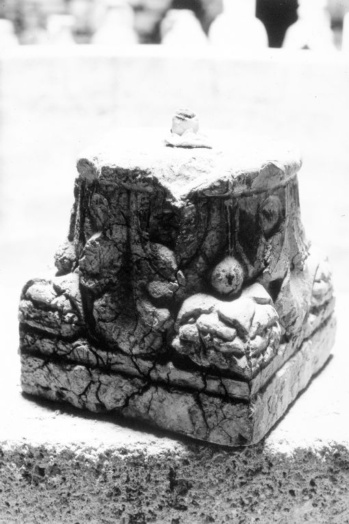 capitello, frammento - ambito Italia meridionale (secc. XIV/ XV)