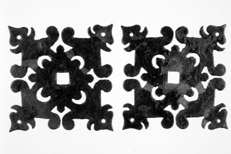 piastra di serratura, coppia - manifattura toscana (sec. XIV)