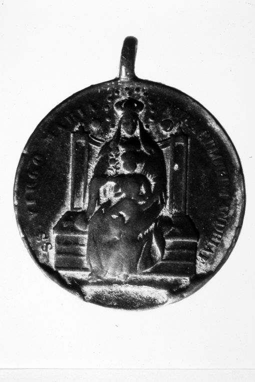 Madonna dei Miracoli con Bambino/ colomba, rami d'ulivo intrecciati (medaglia) - ambito pugliese (sec. XIX)