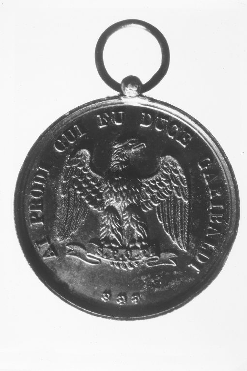 Aquila ad ali spiegate su cartiglio/ corona di foglie di quercia (medaglia) - ambito siciliano (sec. XIX)