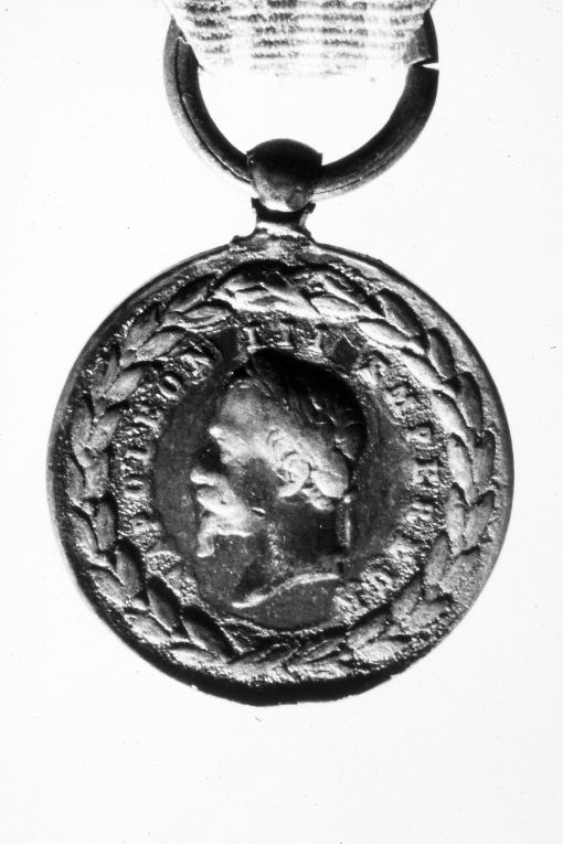 ritratto di Napoleone III/ serto di foglie di quercia (medaglia) - ambito italiano (sec. XIX)