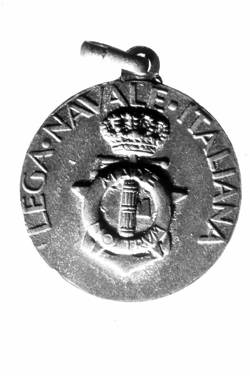 simboli marinari/ navi da guerra e vessillo della marina (medaglia) - ambito italiano (sec. XX)