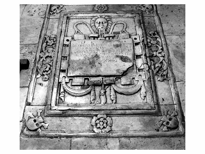 lapide tombale - ambito bitontino (sec. XVIII)