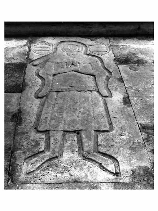 lapide tombale - ambito bitontino (sec. XIV)