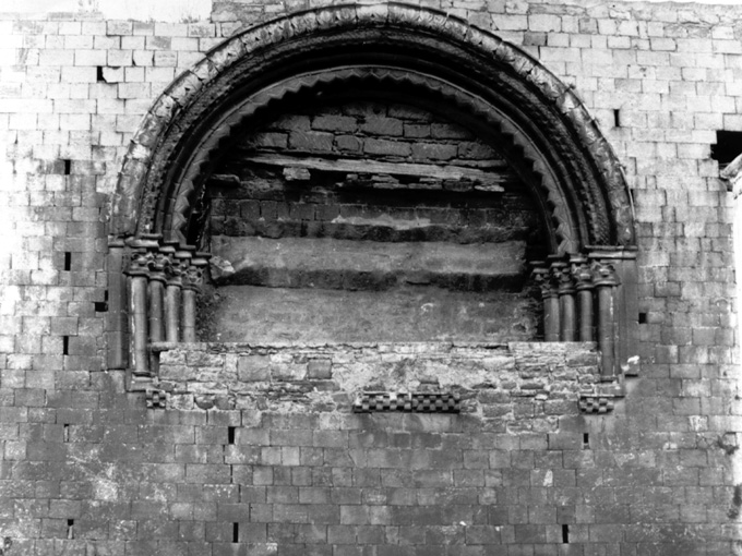 finestra - ambito pugliese (secc. XII/ XIII)