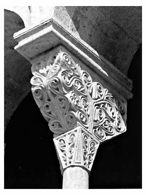 capitello - a gruccia - ambito Italia meridionale (inizio sec. XIII)