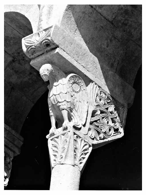 capitello - a gruccia - ambito Italia meridionale (inizio sec. XIII)