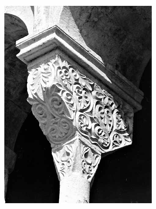 capitello - a gruccia - ambito Italia meridionale (inizio sec. XIII)