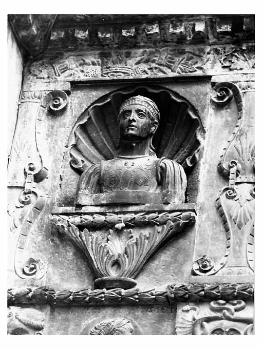 Busto femminile (scultura) - ambito pugliese (sec. XVI)