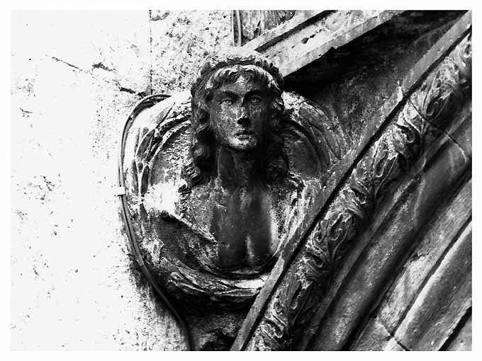 Busto femminile (rilievo) - ambito Italia meridionale (sec. XVI)