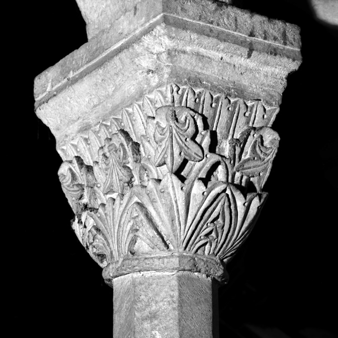 capitello - a gruccia - ambito pugliese (secc. XIV/ XV)