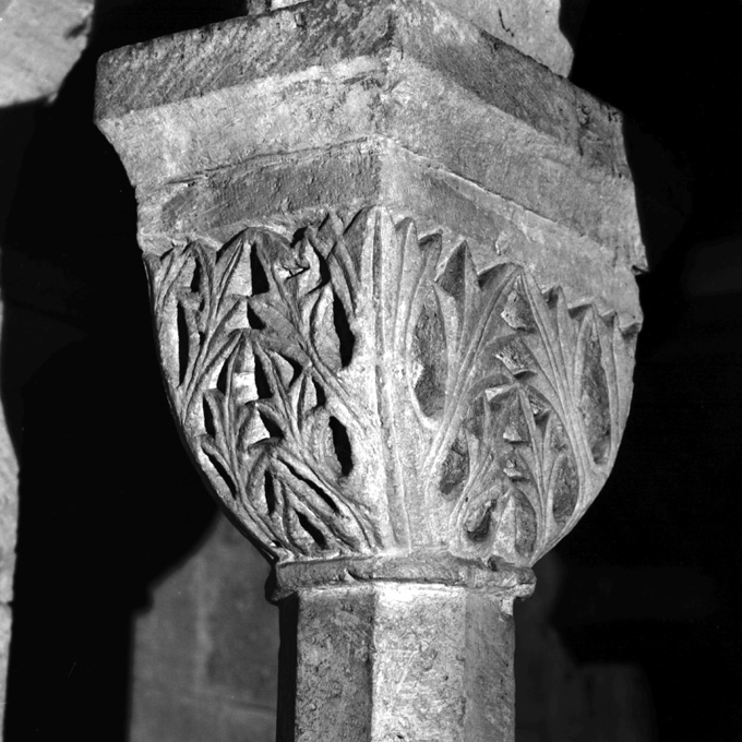 capitello - a gruccia - ambito pugliese (secc. XIV/ XV)