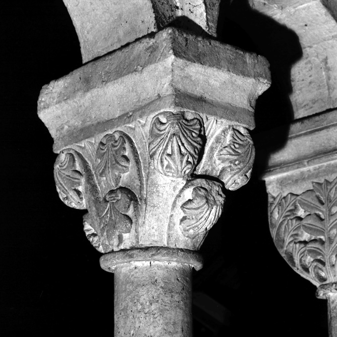 capitello - a gruccia - ambito pugliese (secc. XIV/ XV)