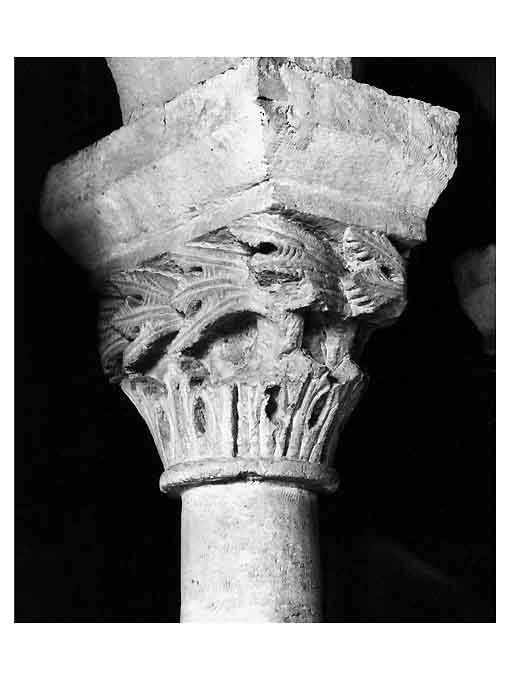 capitello - a gruccia - ambito pugliese (secc. XIV/ XV)