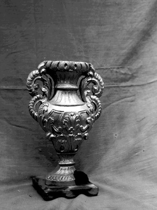 vaso d'altare con composizione floreale - ambito Italia meridionale (secc. XVIII/ XIX)