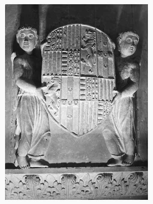 angeli reggenti uno scudo (scultura) di Nuzzo Barba di Galatina (attribuito) (secc. XV/ XVI)