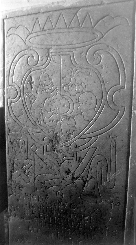 lastra tombale - produzione pugliese (sec. XVIII)