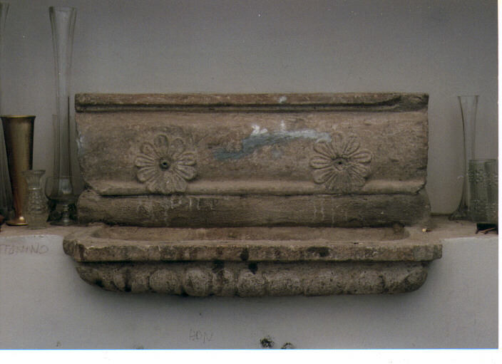 lavabo da sacrestia - ambito Italia meridionale (seconda metà sec. XVI)