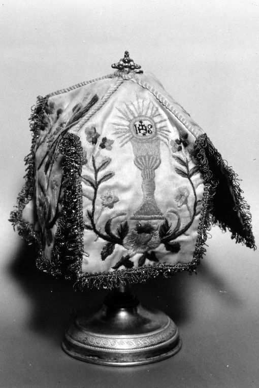 conopeo di pisside - ambito Italia meridionale (prima metà sec. XX)