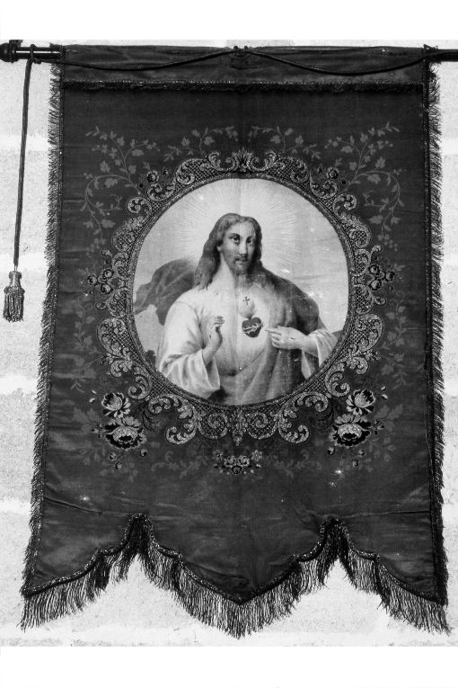 Emblema di confraternita del Sacro Cuore di Gesù (stendardo processionale) - ambito Italia meridionale (fine sec. XIX)