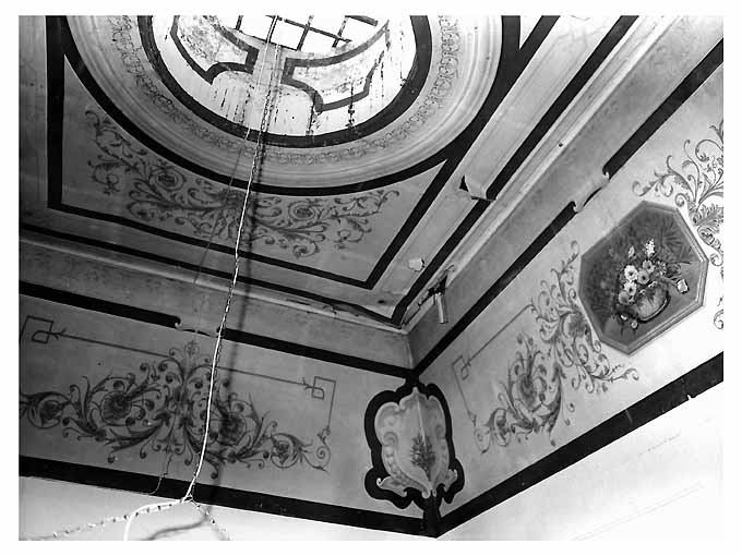 motivi decorativi floreali/ motivi decorativi geometrici (soffitto dipinto) - ambito pugliese (sec. XIX)