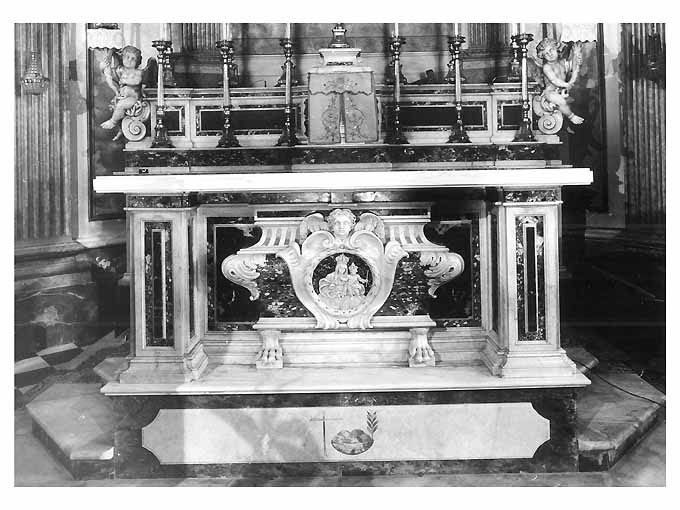 altare maggiore di Ferraro Carlo, Ferraro Vincenzo (sec. XVIII)