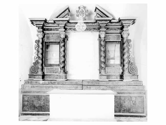 altare - ambito francescano (primo quarto sec. XVIII)