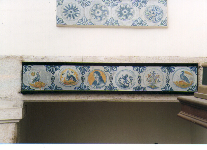 pavimento, frammento - manifattura Italia meridionale (secc. XVIII/ XIX)