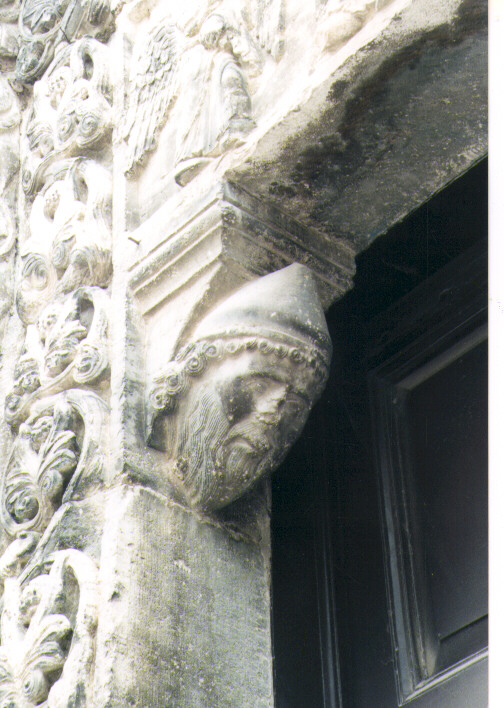 testa d'uomo con barba (scultura) di Anseramo da Trani (prima metà sec. XIII)