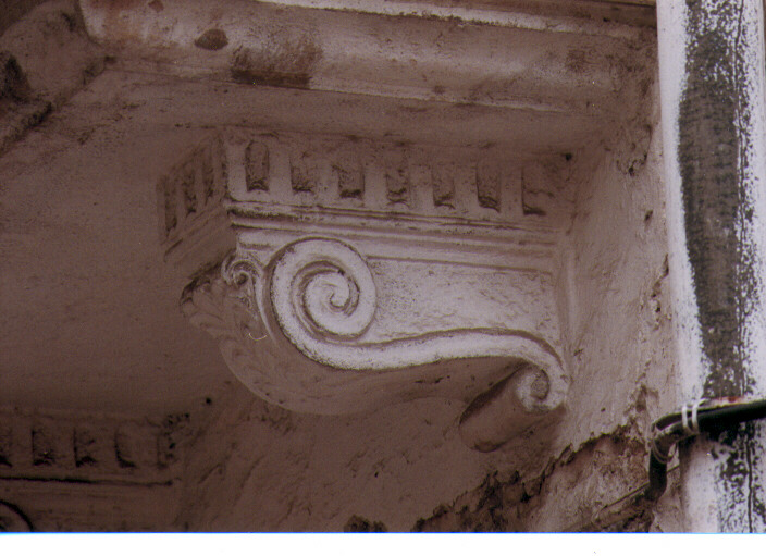 mensola architettonica, serie - ambito Italia meridionale (secc. XVIII/ XIX)