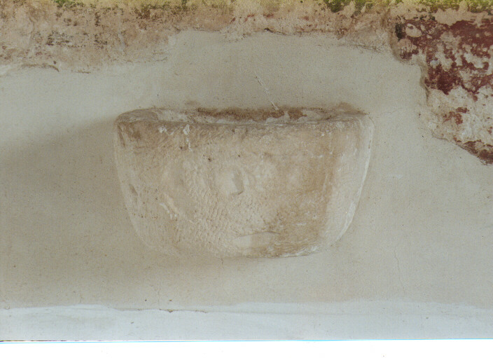 acquasantiera da parete - ambito Italia meridionale (secc. XIV/ XV)