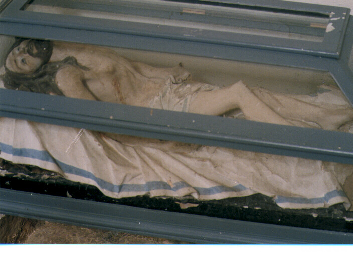 Cristo morto (statua) di Croce Giuseppe (bottega) (sec. XX)