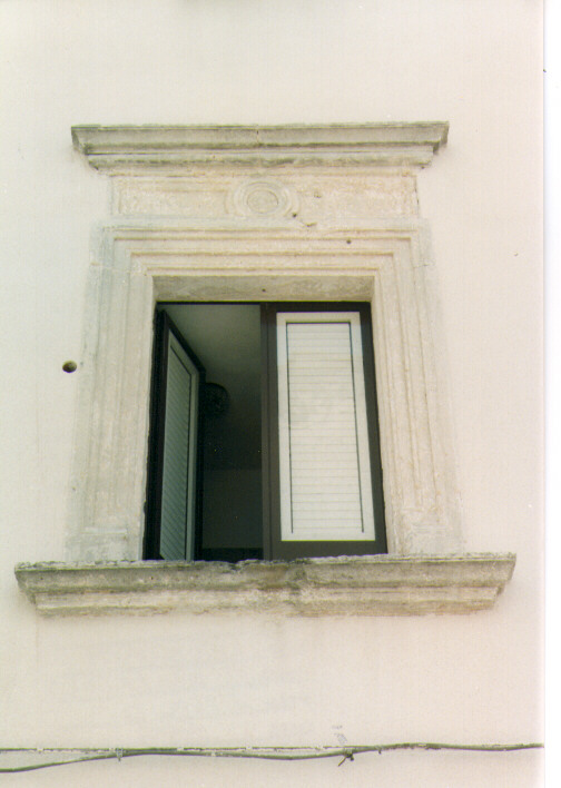 mostra di finestra - ambito salentino (ultimo quarto sec. XVI)