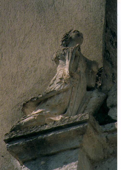 Angelo inginocchiato (statua, serie) - ambito salentino (secc. XVII/ XVIII)