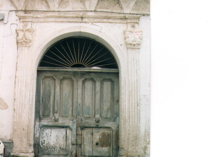 portale - ambito salentino (prima metà sec. XVIII)