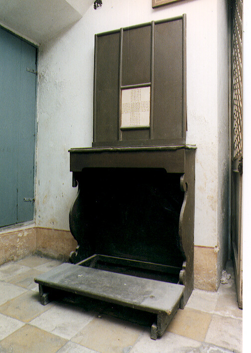 confessionale - ambito salentino (ultimo quarto sec. XIX)