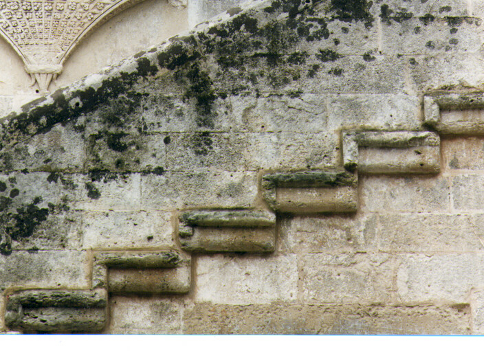 cornice architettonica - ambito salentino (secc. XVI/ XVII)