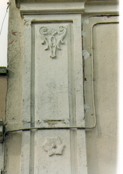 Motivi decorativi vegetali (rilievo, serie) - ambito salentino (inizio sec. XX)