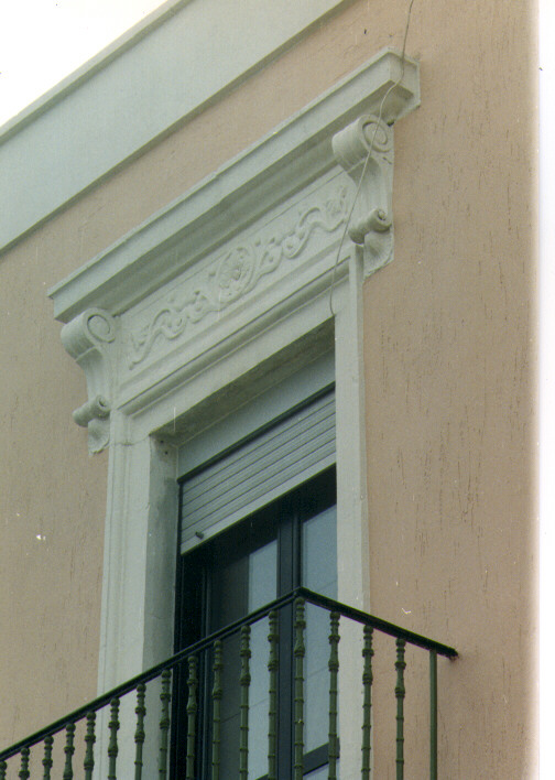 porta finestra - ambito salentino (inizio sec. XX)