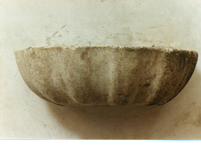 acquasantiera da parete - ambito salentino (sec. XVIII)