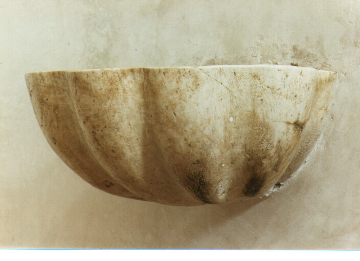 acquasantiera da parete - ambito salentino (sec. XVIII)